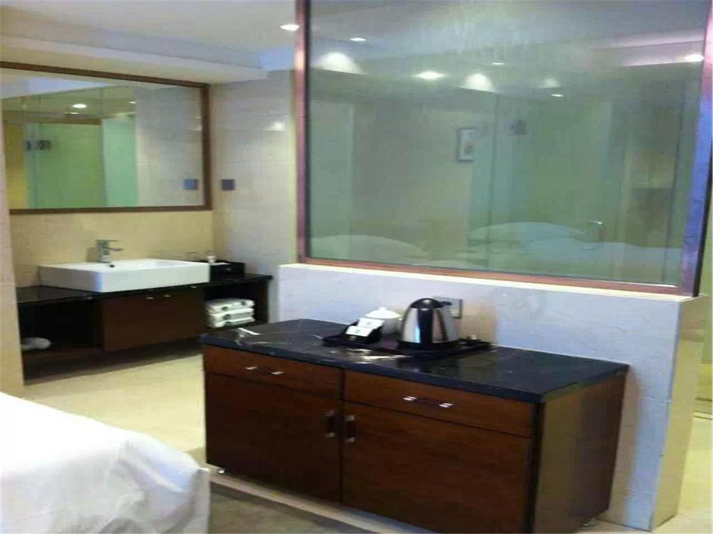 The Century Hotel Zhongshan  Esterno foto